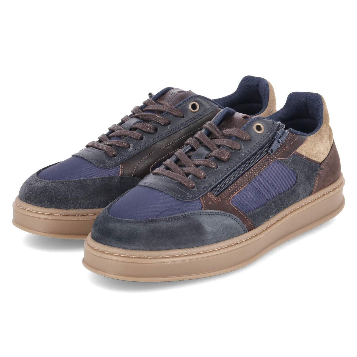 Low Sneaker Blau
